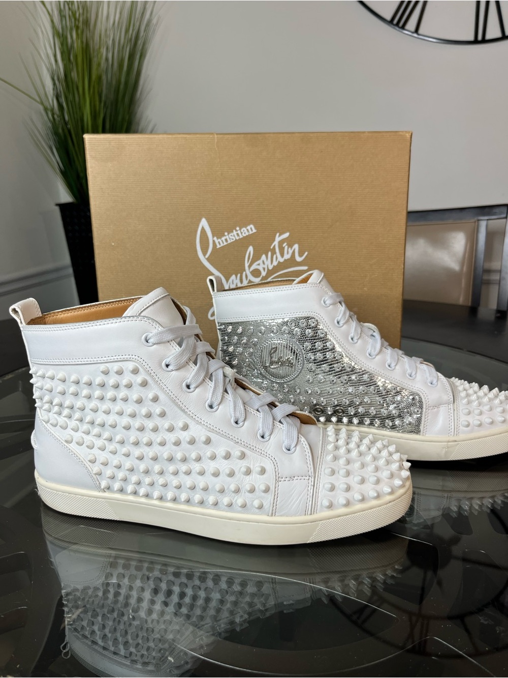 Christian Louboutin Louis
Spikes High Top White/Silver
Men's Sneakers Size Sz 11